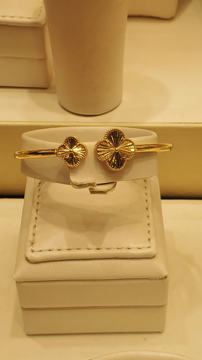 CLOVER WOMEN BANGLE