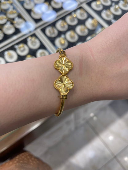 CLOVER WOMEN BANGLE