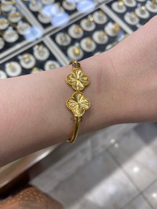 CLOVER WOMEN BANGLE
