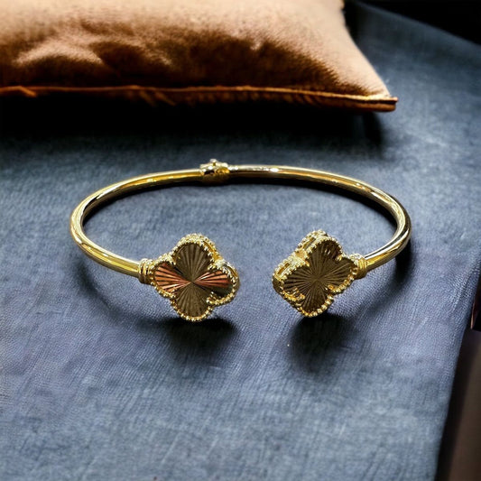 CLOVER WOMEN BANGLE